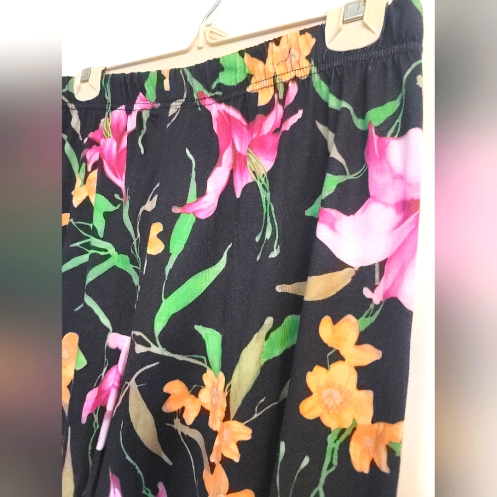 Floral Pants - Picture 5 of 7